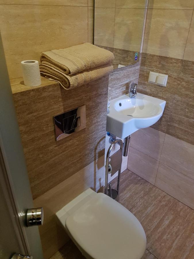 Villarenoma Nadarzyn Exteriör bild