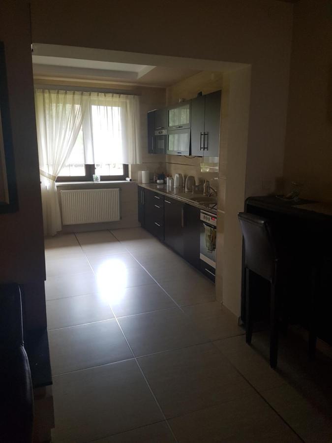 Villarenoma Nadarzyn Exteriör bild